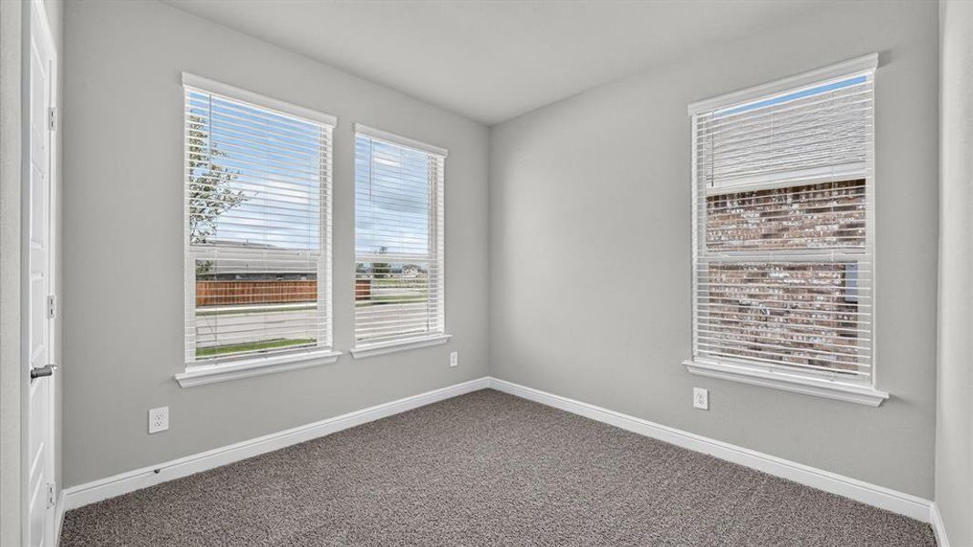 Spacious, unfurnished interior of a new home in Trails of Elizabeth Creek, Fort Worth (Image 19).