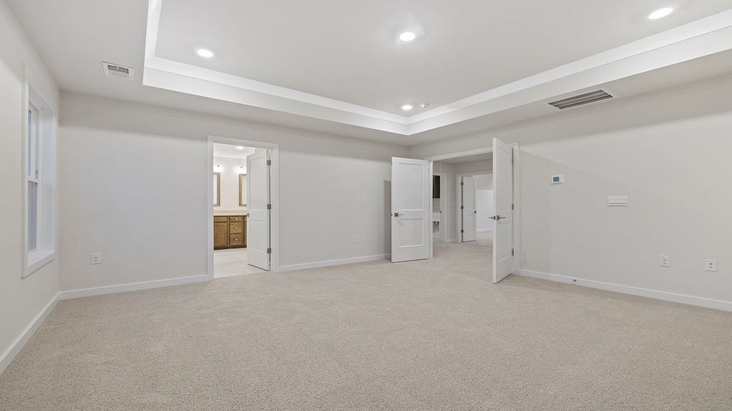 Spacious, unfurnished interior of a new home in Harrison Valley, Simpsonville (Image 33).