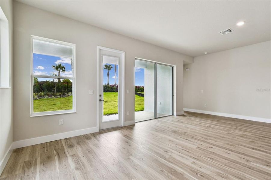 Spacious, unfurnished interior of a new home in Waterset Classic Series, Apollo Beach (Image 29).