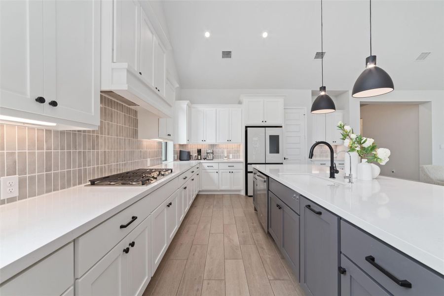 Furnished interior view inside a new home in Cross Creek Ranch, Fulshear (Image 13).