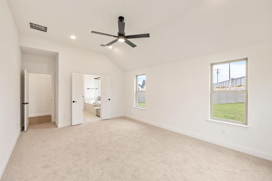 Spacious, unfurnished interior of a new home in Painted Tree Woodland District 50, McKinney (Image 16). Spacious, unfurnished interior of a new home in Painted Tree Woodland District 50, McKinney (Image 16).