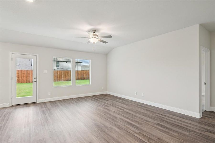 Spacious, unfurnished interior of a new home in Simpson Crossing - Signature Series, McKinney (Image 17). Spacious, unfurnished interior of a new home in Simpson Crossing - Signature Series, McKinney (Image 17).