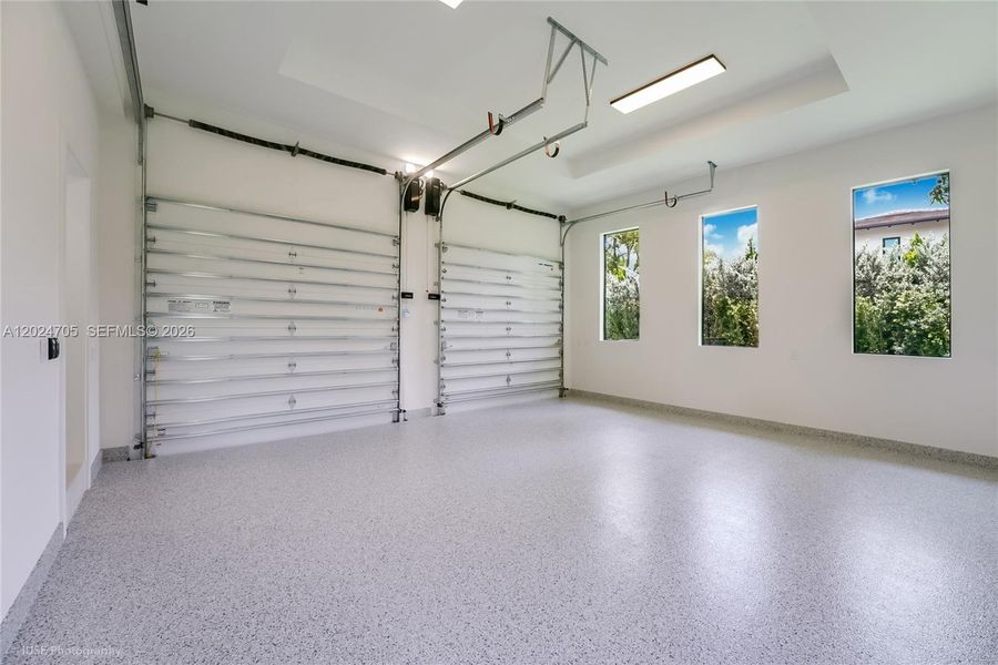 Spacious, unfurnished interior of a new home in , Pinecrest (Image 18).