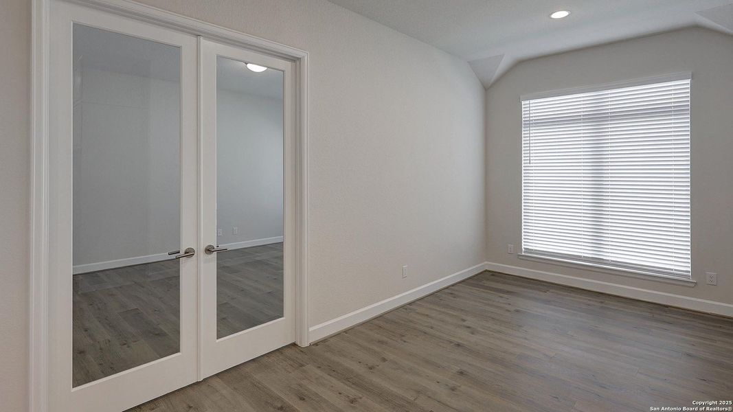 Spacious, unfurnished interior of a new home in Esperanza 80', Boerne (Image 22). Spacious, unfurnished interior of a new home in Esperanza 80', Boerne (Image 22).