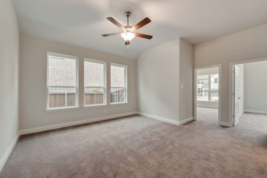 Spacious, unfurnished interior of a new home in Nelson Lake, Rockwall (Image 14).