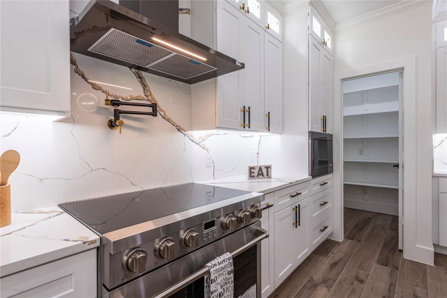 Furnished interior view inside a new home in , Dayton (Image 6).