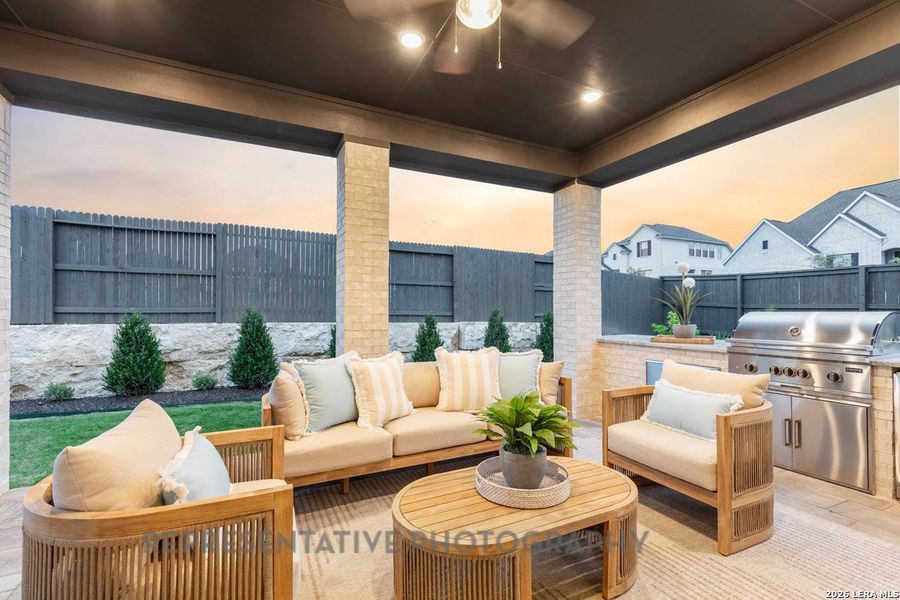 Exterior details and patio area of a home in Davis Ranch, San Antonio (Image 23).