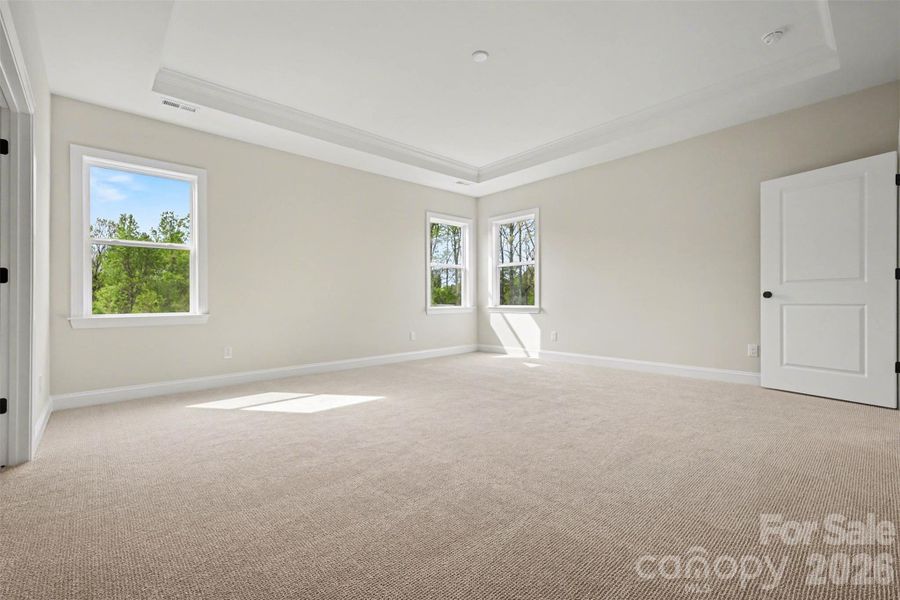Spacious, unfurnished interior of a new home in Edmunds Farm, Clover (Image 18).