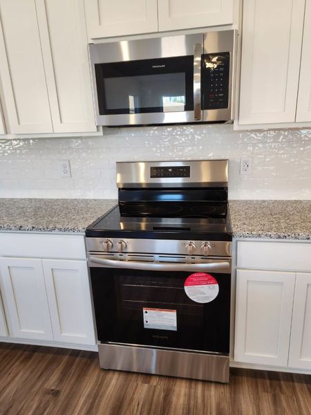 Representative interior finishes for a home built from the Boxwood Townhome by Piedmont Residential in The Retreat at Browns Ridge, Newnan (Image 22).