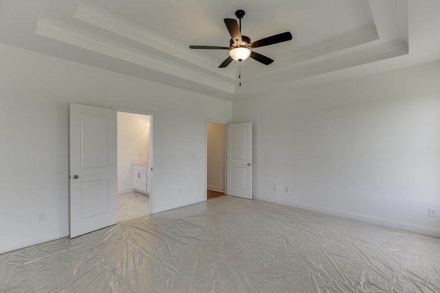 Spacious, unfurnished interior of a new home in , Jefferson (Image 38).
