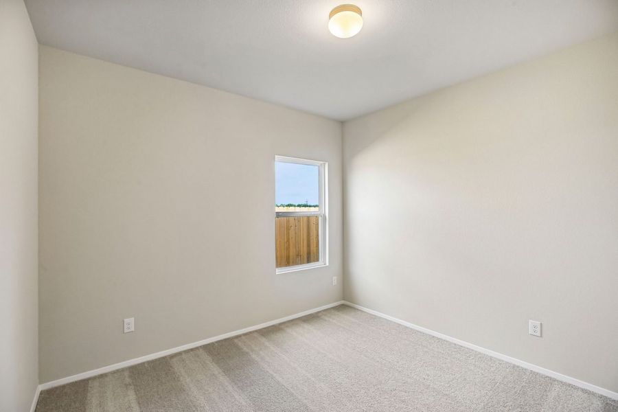 Spacious, unfurnished interior of a new home in Mustang Meadows, Waller (Image 17).