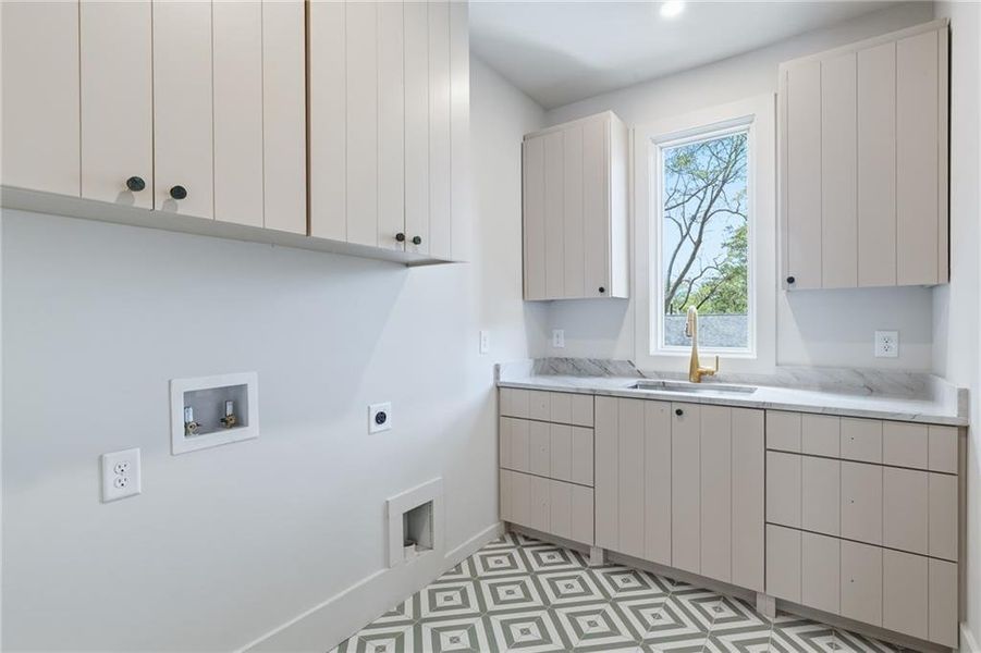 Furnished interior view inside a new home in , Atlanta (Image 32).