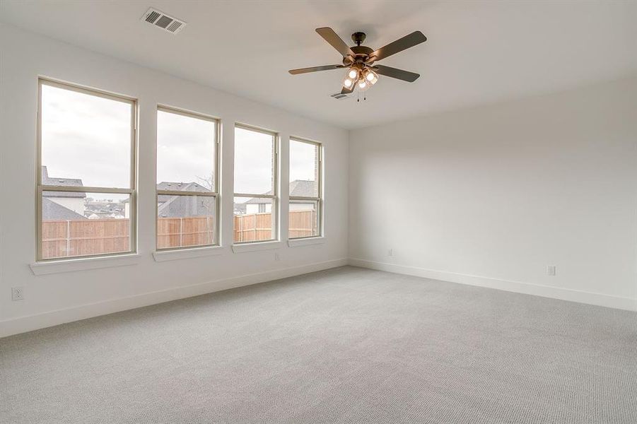 Spacious, unfurnished interior of a new home in Talon Hills, Fort Worth (Image 29).