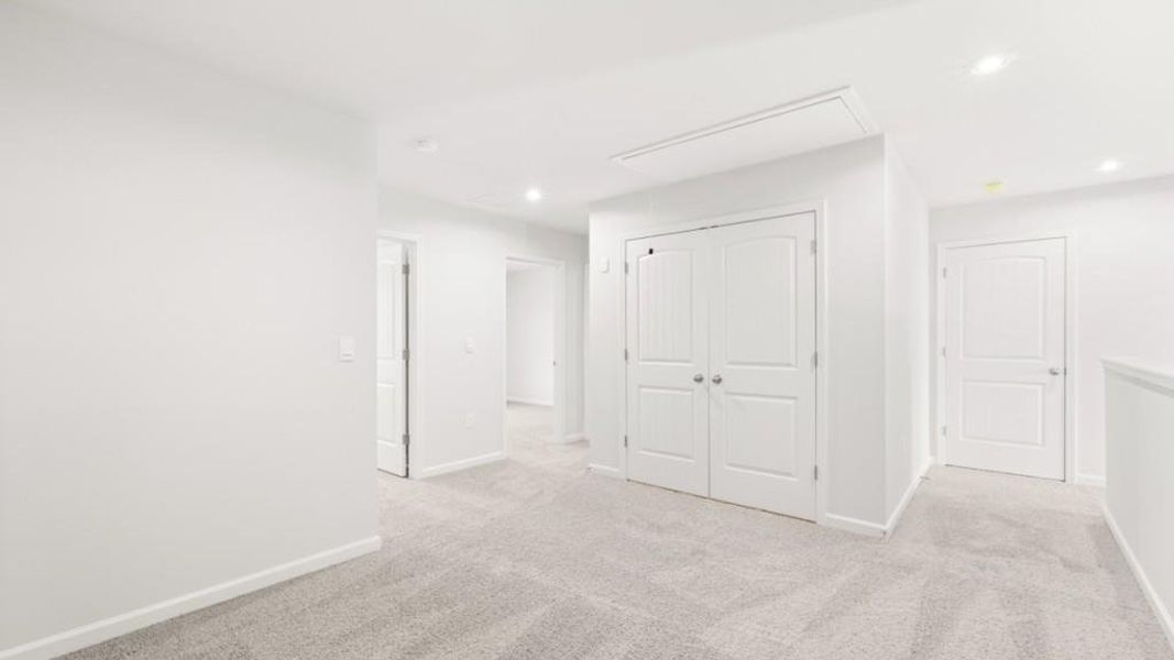 Spacious, unfurnished interior of a new home in Hughes Court, Dawsonville (Image 20).