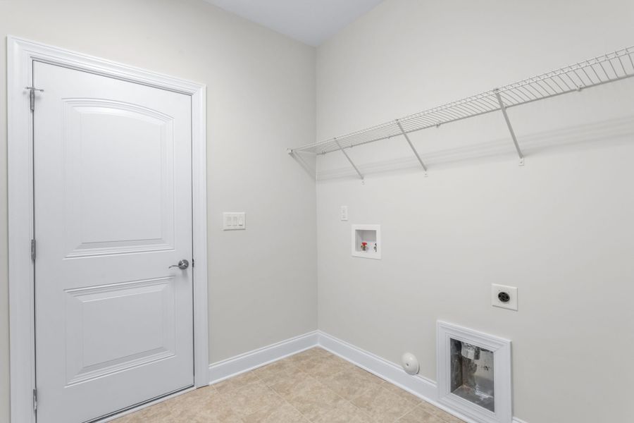 Representative unfurnished interior of a home built from the Ellington by Keystone Homes NC in Weybridge, Burlington (Image 41).