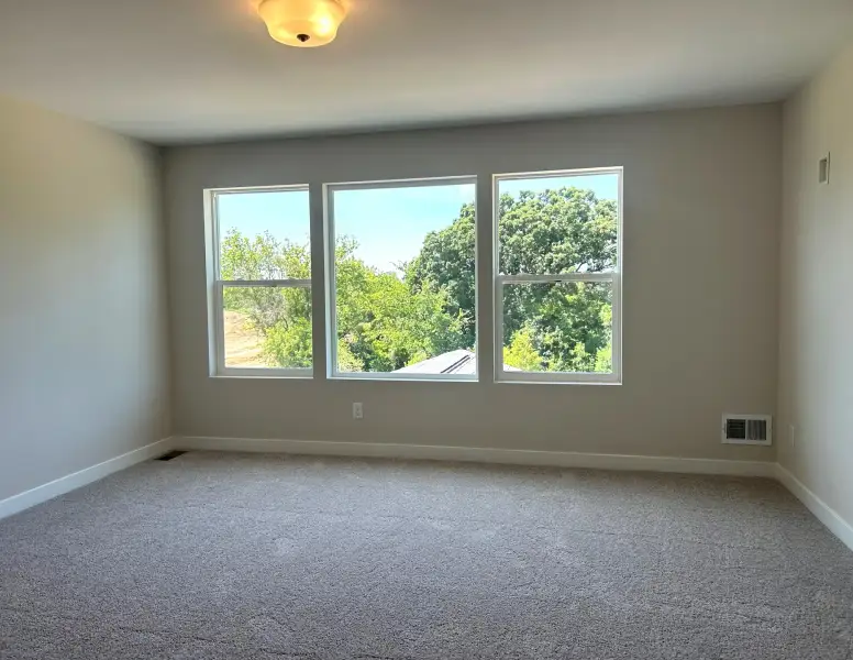 Representative unfurnished interior of a home built from the The Georgetown II by Norfolk Homes in Offsite Builds Southern Michigan, Ann Arbor (Image 23).