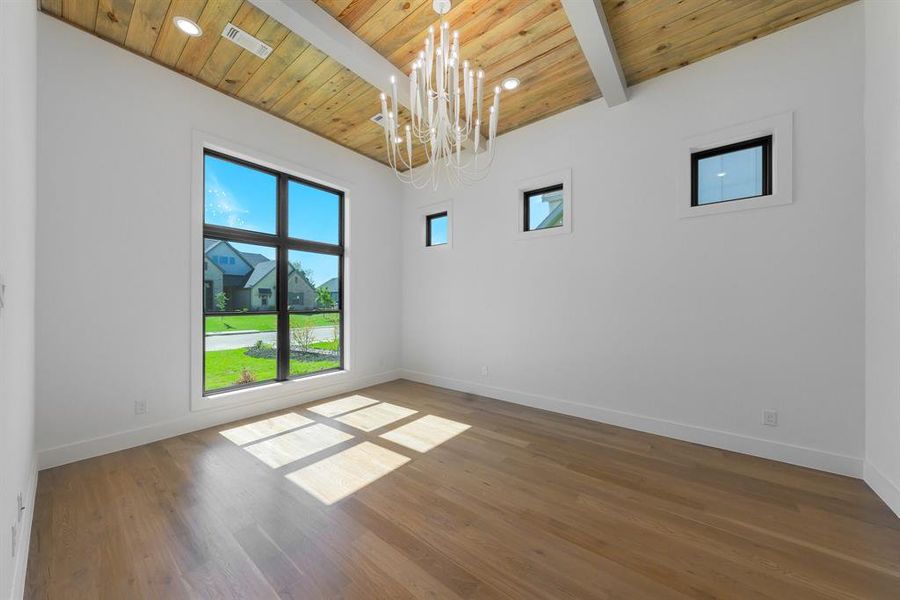 Spacious, unfurnished interior of a new home in The Resort on Eagle Mt. Lake, Fort Worth (Image 16).