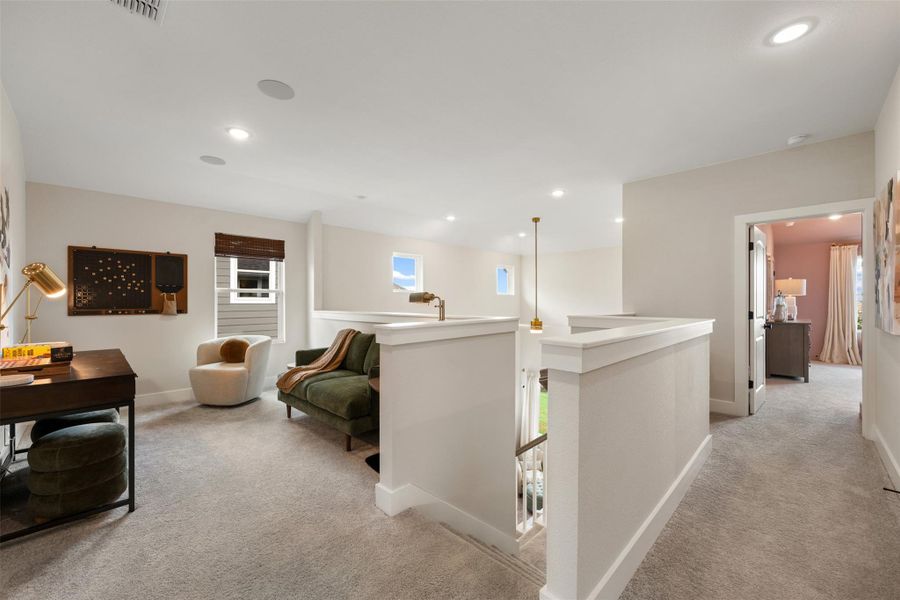 Representative images and renderings are for illustrative purposes. Actual structural options and design finishes of home may vary.