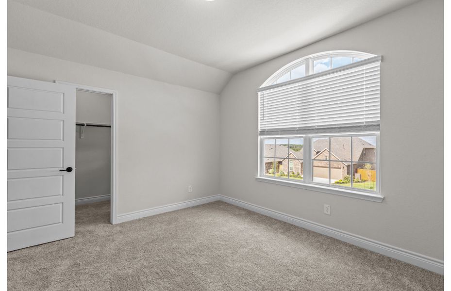 Spacious, unfurnished interior of a new home in Corley Farms, Boerne (Image 9).