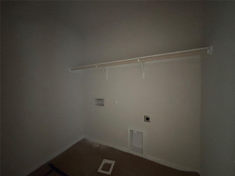 Spacious, unfurnished interior of a new home in Covered Bridge, Hutto (Image 9).