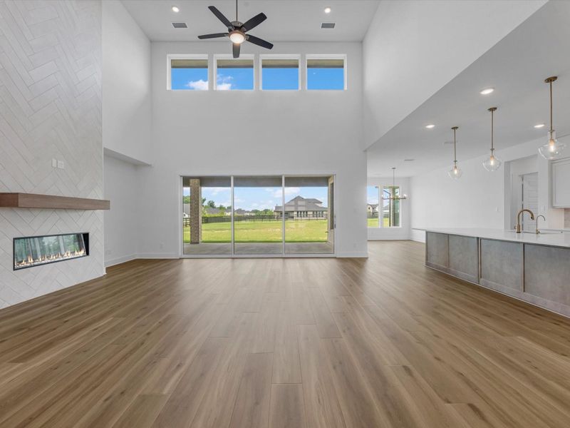 Spacious, unfurnished interior of a new home in The Estates at James Lane, Fulshear (Image 27).