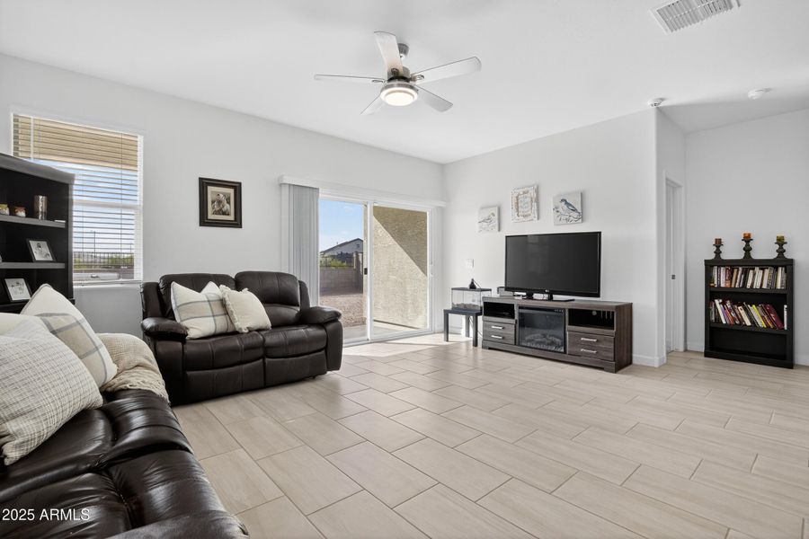 013_038_a4m_st 013_038_a4m_st