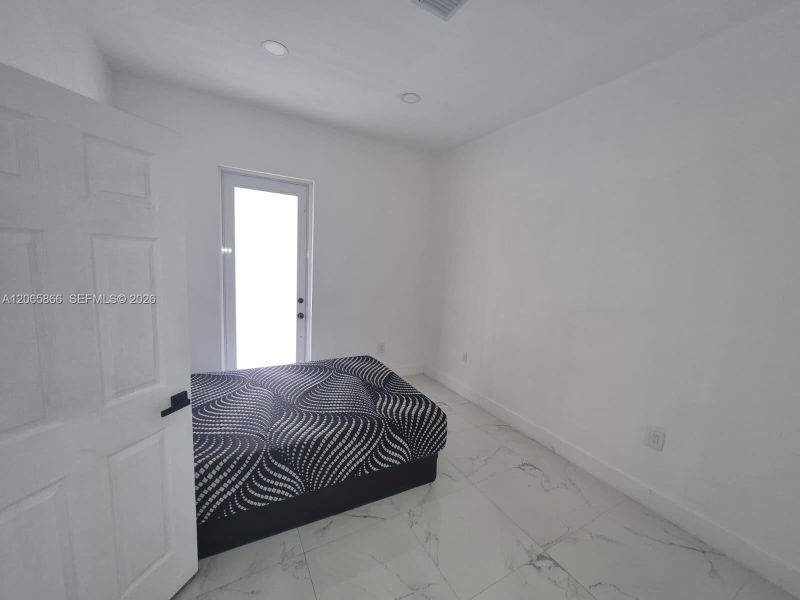 Spacious, unfurnished interior of a new home in , Clewiston (Image 26).