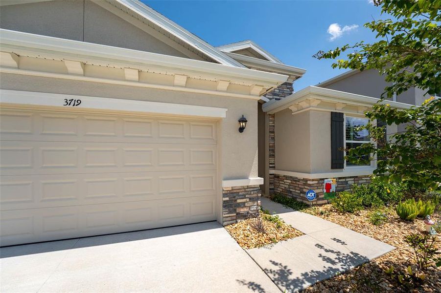 Exterior details and patio area of a home in Evergreen, Bradenton (Image 28). Exterior details and patio area of a home in Evergreen, Bradenton (Image 28).