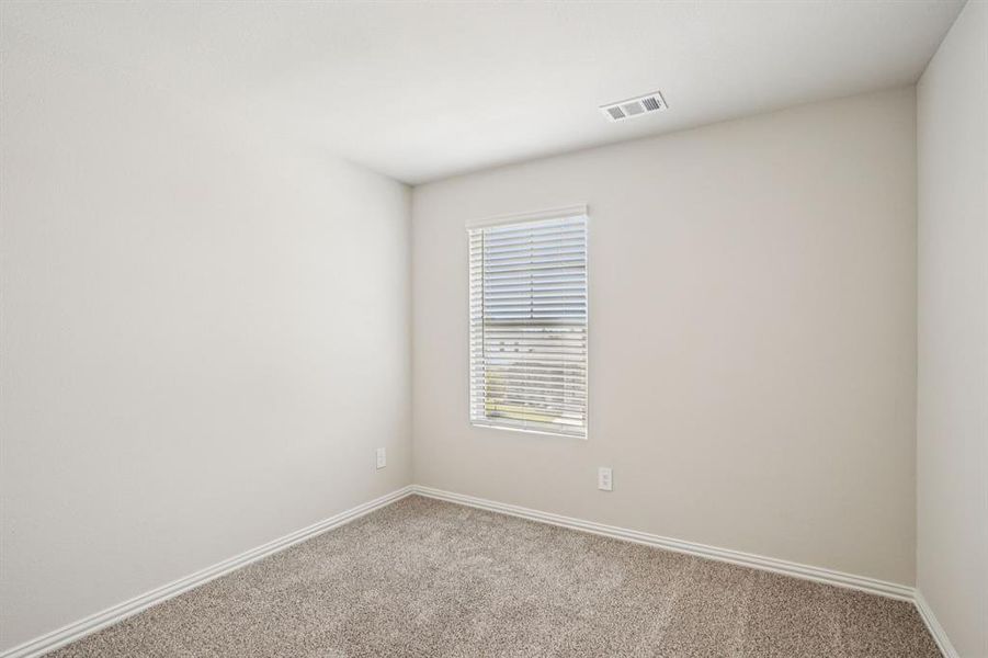 Spacious, unfurnished interior of a new home in Westmoor, Sherman (Image 21).