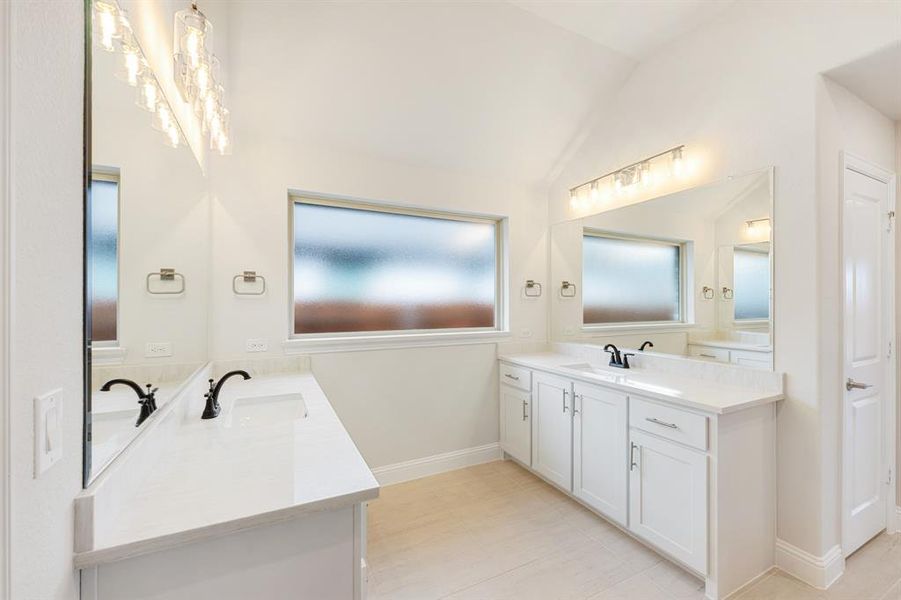 Furnished interior view inside a new home in The Retreat at North Grove 60, Waxahachie (Image 6). Furnished interior view inside a new home in The Retreat at North Grove 60, Waxahachie (Image 6).