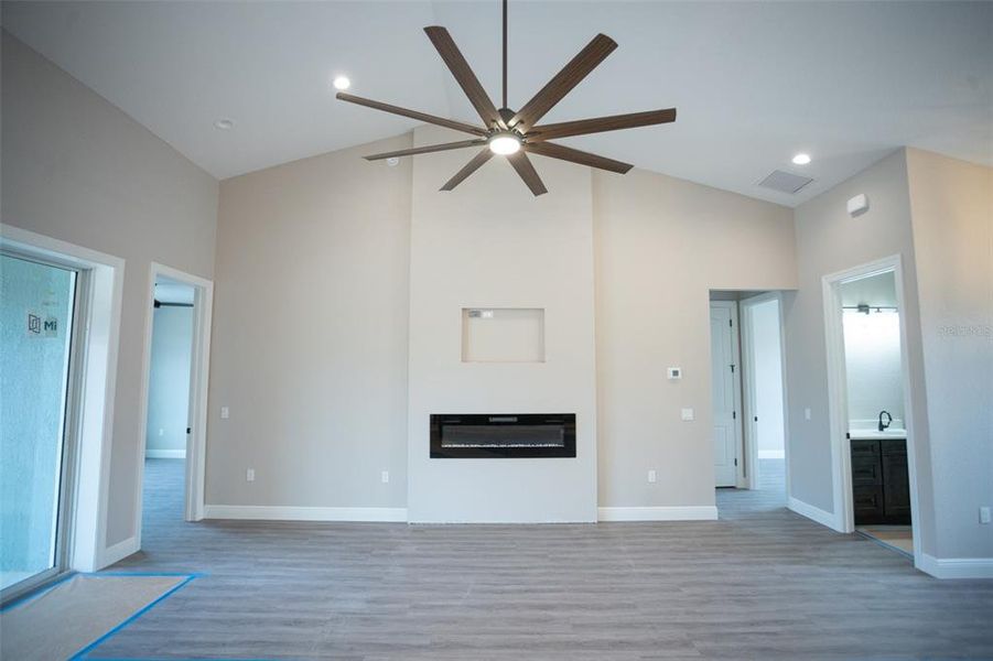 Spacious, unfurnished interior of a new home in , Dunnellon (Image 13). Spacious, unfurnished interior of a new home in , Dunnellon (Image 13).
