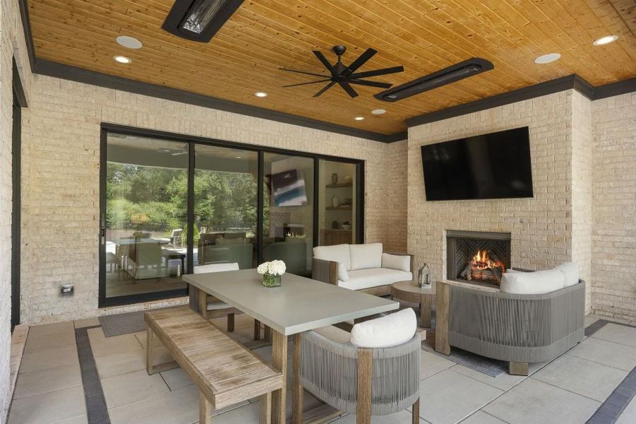 Exterior details and patio area of a home in Lyndon Creek, Milton (Image 4).