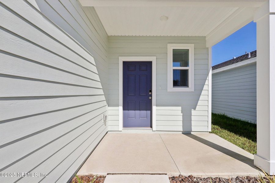 Exterior details and patio area of a home in Kings Preserve, Jacksonville (Image 4).