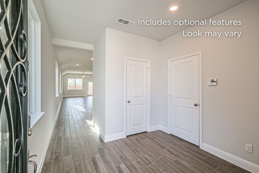 Spacious, unfurnished interior of a new home in Woodhavyn 40', Magnolia (Image 9).