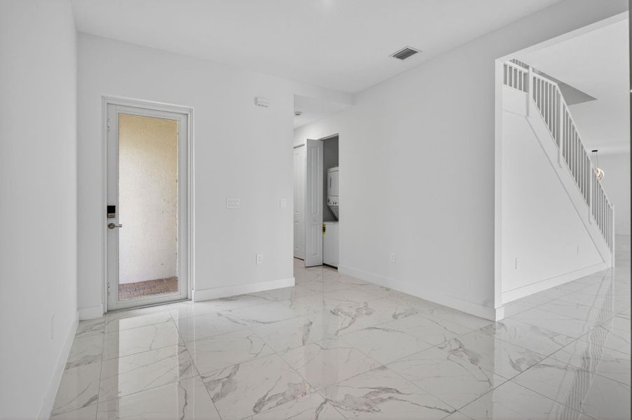 Spacious, unfurnished interior of a new home in , Davie (Image 21).