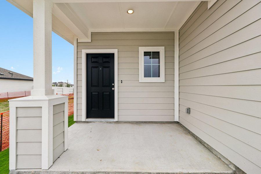 Exterior details and patio area of a home in Harvest Ridge, Elgin (Image 2). Exterior details and patio area of a home in Harvest Ridge, Elgin (Image 2).