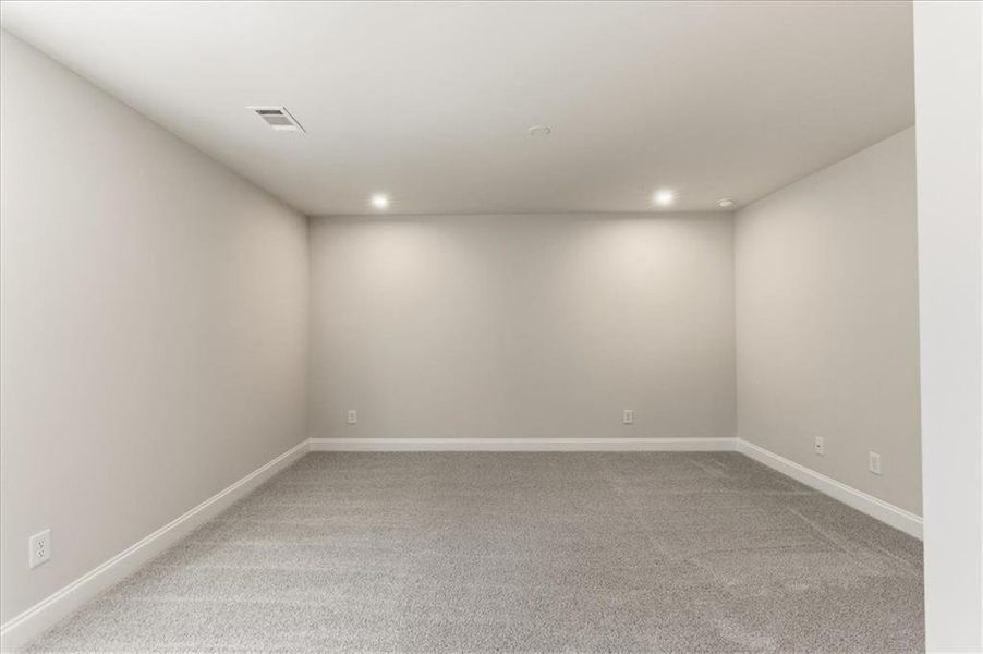 Spacious, unfurnished interior of a new home in Ford Landing, Acworth (Image 26).