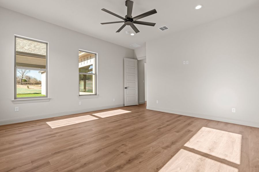 Spacious, unfurnished interior of a new home in Parker Meadows, Weatherford (Image 34).