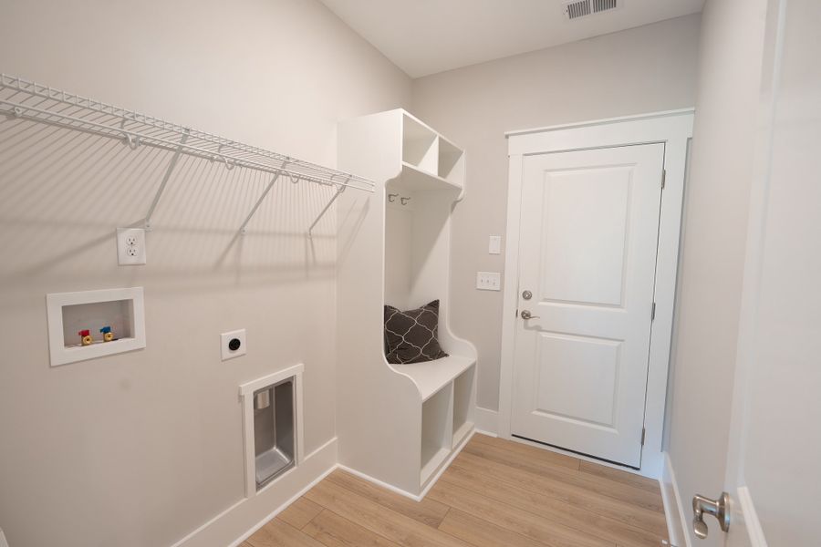 Representative unfurnished interior of a home built from the Claremont by Bill Clark Homes in Sidbury Landing, Wilmington (Image 32).