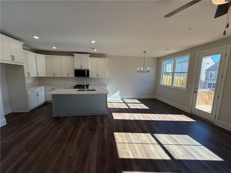 Spacious, unfurnished interior of a new home in , Marietta (Image 39).