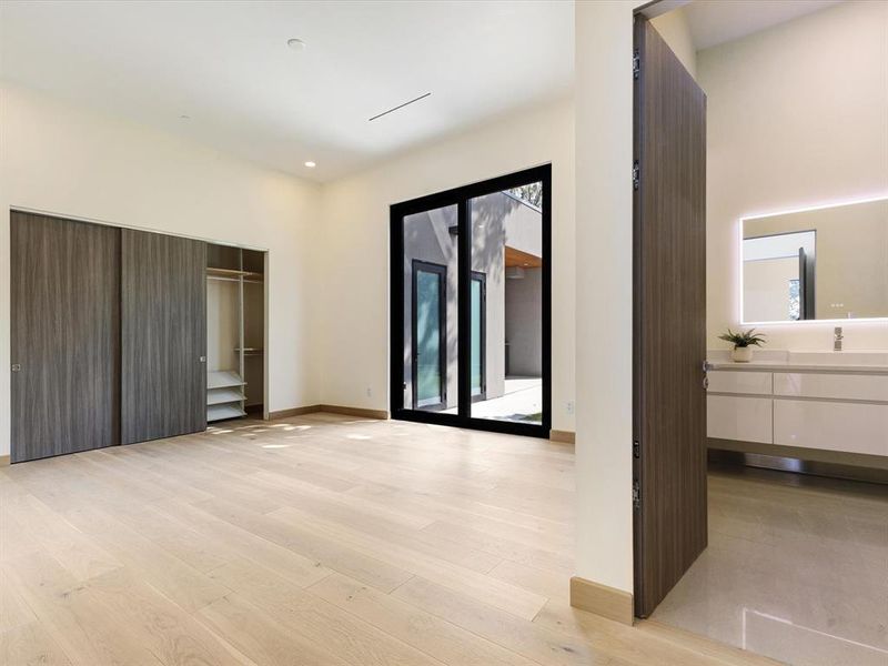 Spacious, unfurnished interior of a new home in , Dallas (Image 15).