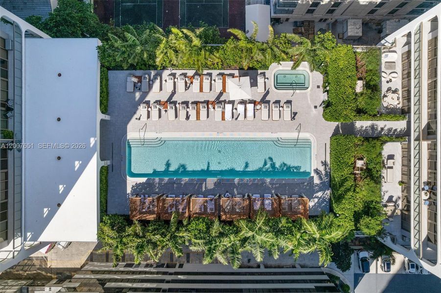 Condo located in Miami, FL showcasing its design and architecture (Image 23).