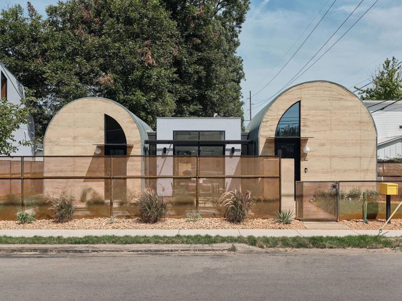 View of home's front exterior