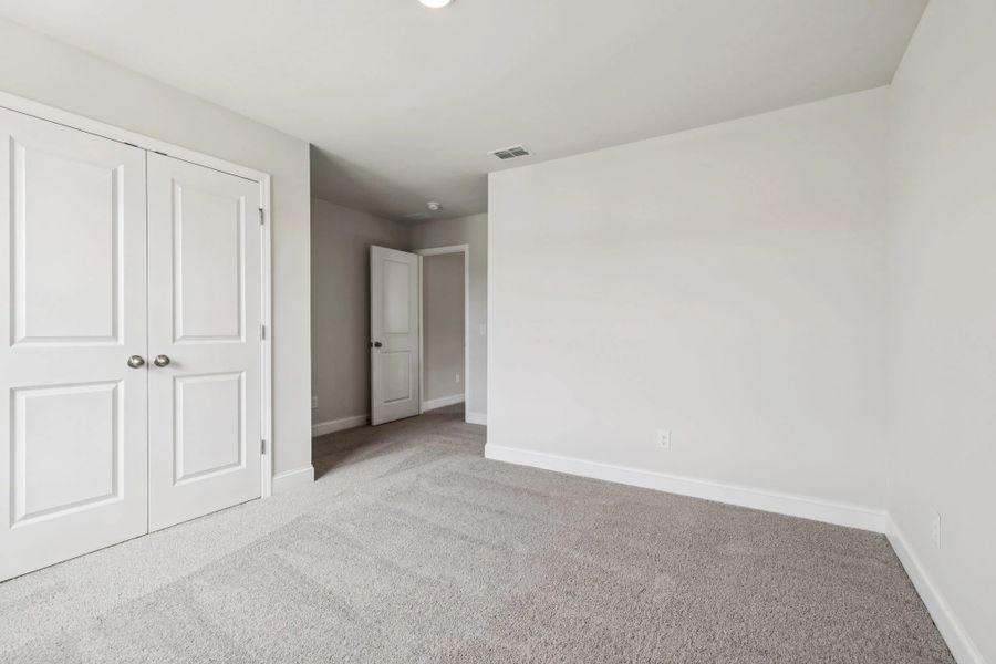 Spacious, unfurnished interior of a new home in Cades Bluff, Lebanon (Image 34).