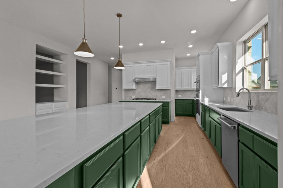 Photo does not represent actual home options and selection. Ask Sales consultant for specific selections.