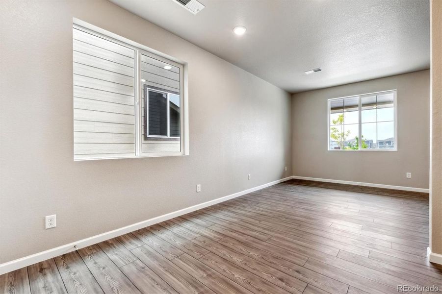 Spacious, unfurnished interior of a new home in Pintail Commons at Johnstown Village, Johnstown (Image 17).