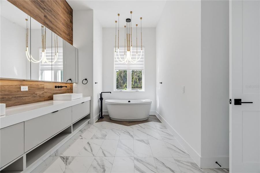 Furnished interior view inside a new home in , Montverde (Image 44).