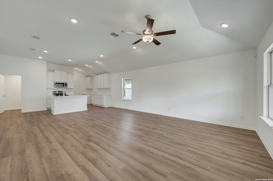 Spacious, unfurnished interior of a new home in Meadows at Clear Springs, New Braunfels (Image 52). Spacious, unfurnished interior of a new home in Meadows at Clear Springs, New Braunfels (Image 52).