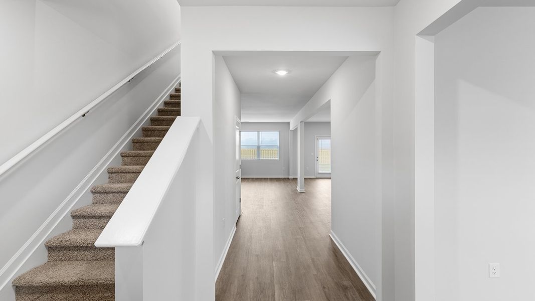 Spacious, unfurnished interior of a new home in The Abbey at Trolley Run Station, Aiken (Image 10).