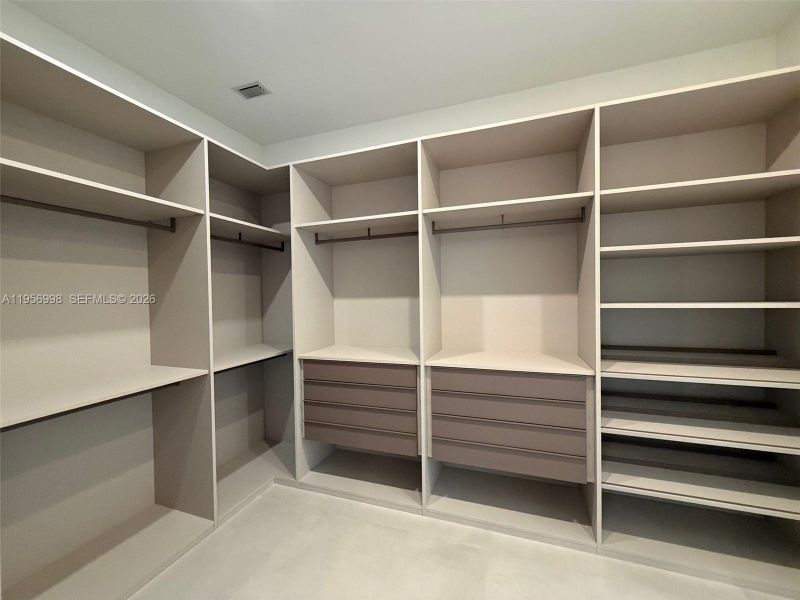 Image 30 of a home in .